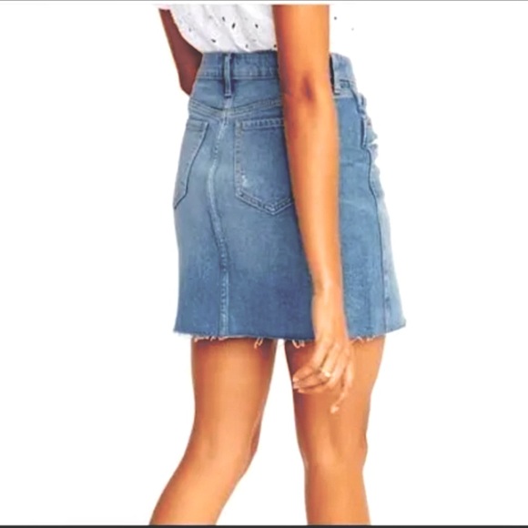 Denim Skirt, Distressed & Raw Hem, Old Navy, Size 6 - Picture 3 of 7